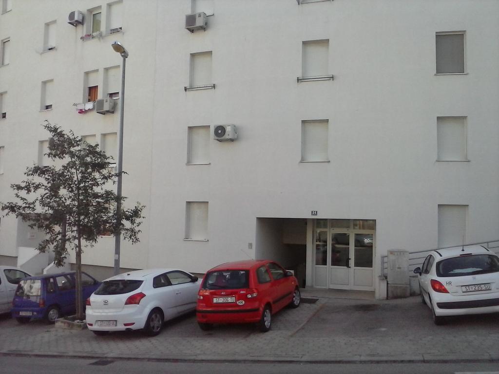 Apartment Ivana Split Exteriör bild